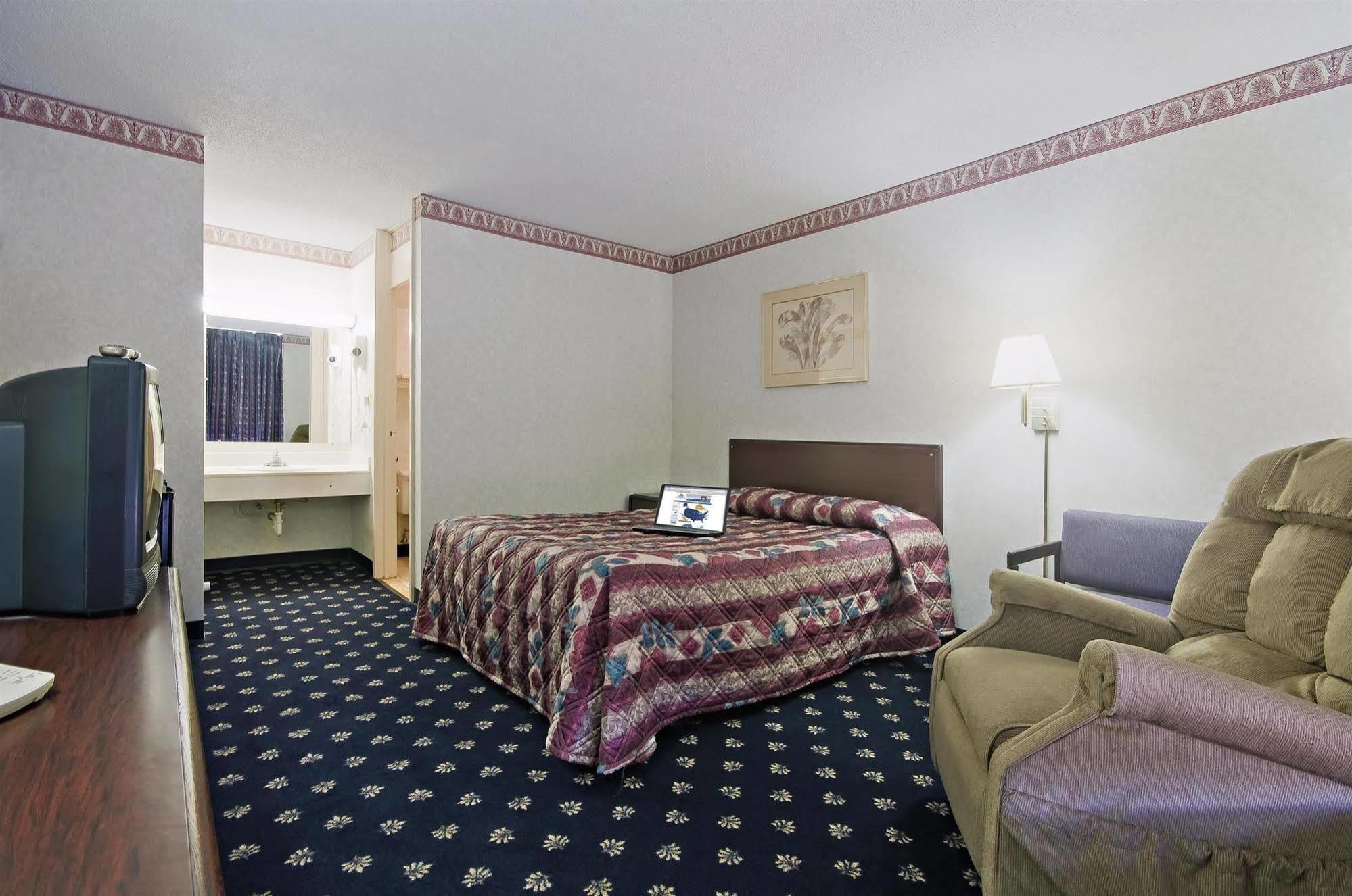 Rodeway Inn Dalton Room photo